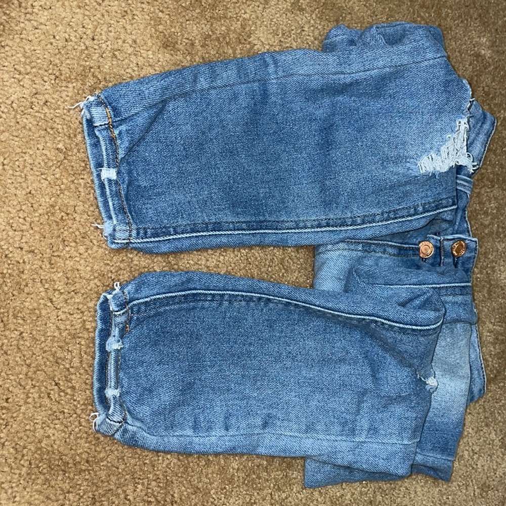Medium wash ripped jeggings